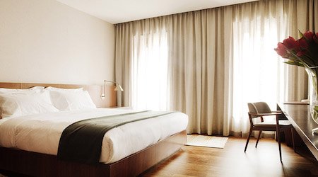 Square Nine Hotel