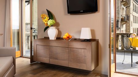 Titano Suites Hotel
